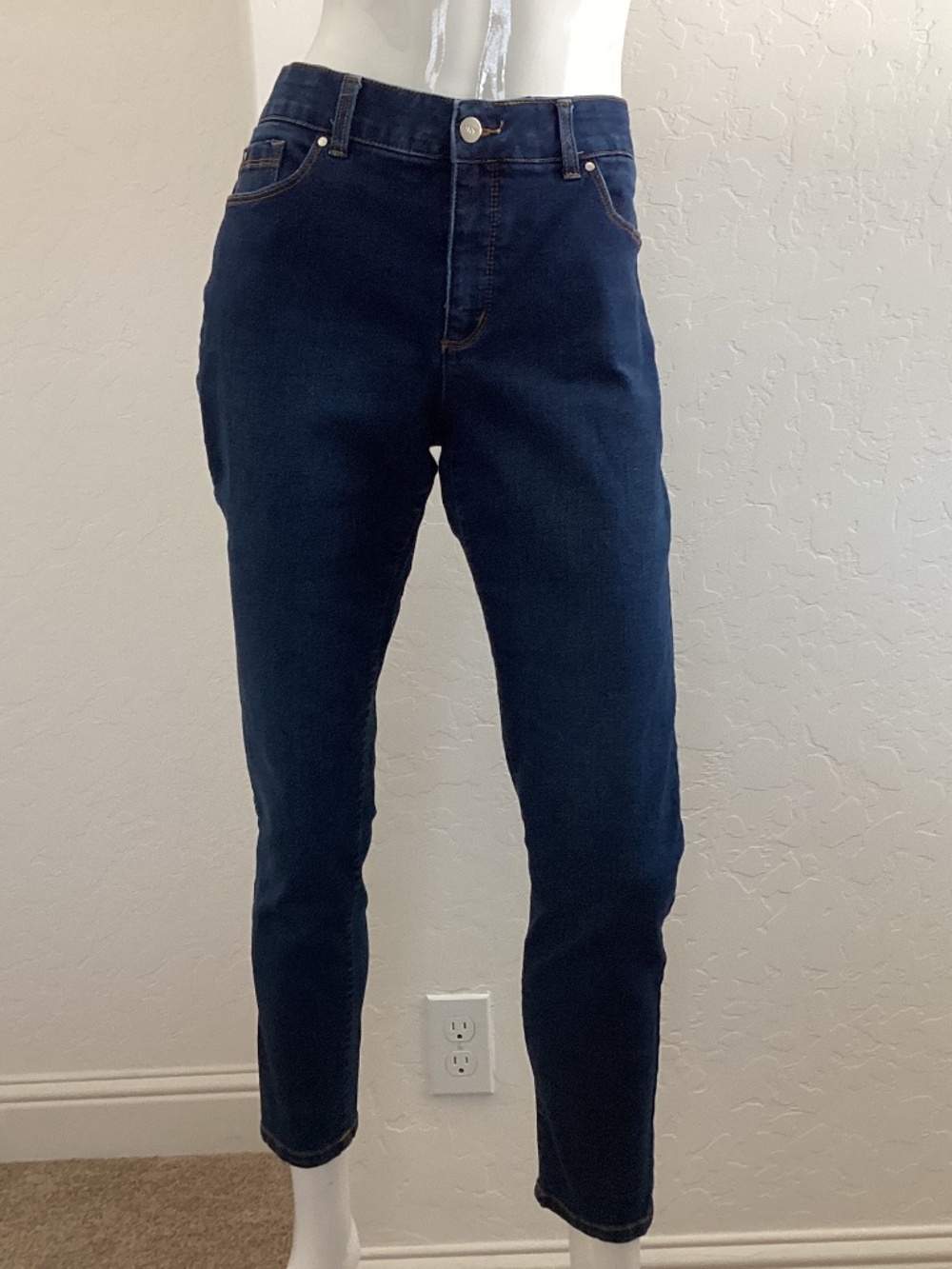 Jones New York, in excellent condition, sz 12, blue denim, straight leg